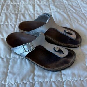 Birkenstock Gizeh Sandals Girls size 32